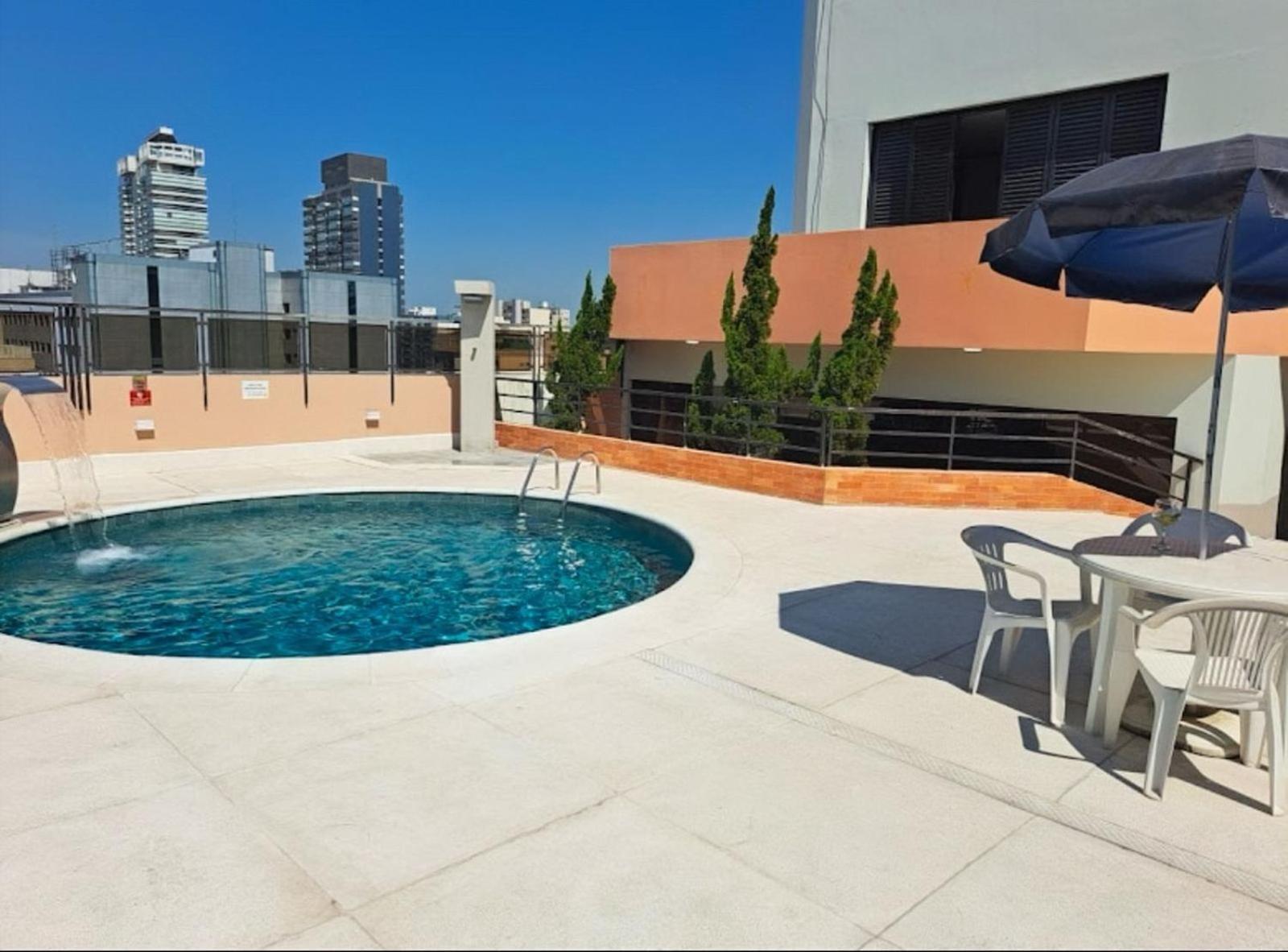Flat No Hotel Cosmopolitan Com Estacionamento Gratis E Piscina Santos  Luaran gambar